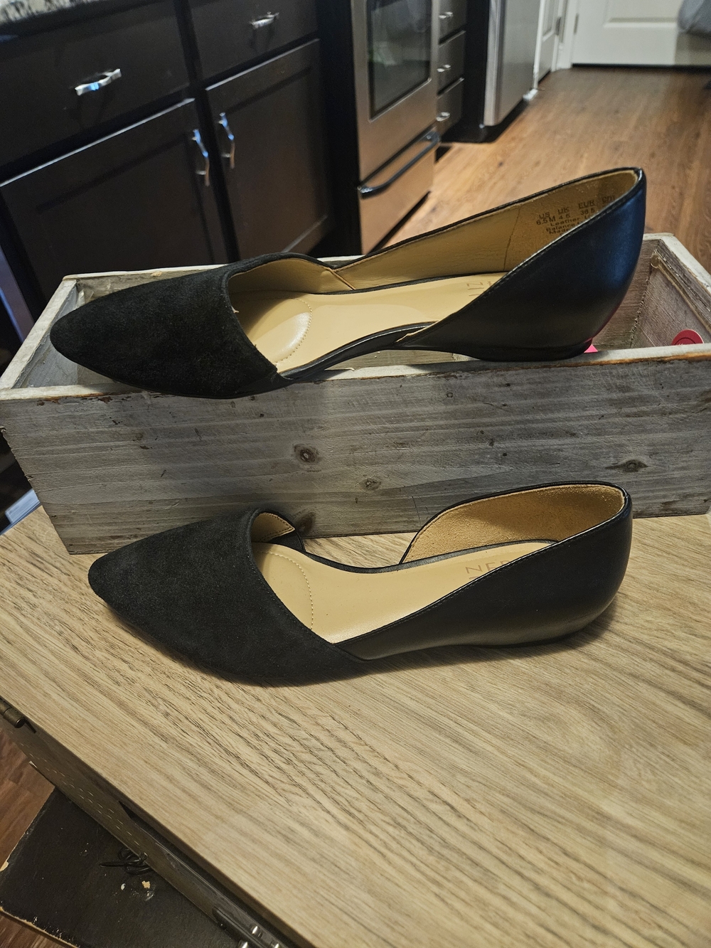 Naturalizer Samantha Black Suede Leather D'Orsay Slip-onToe Pointed Toe Flats
